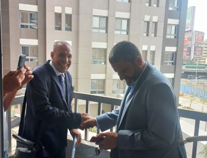 رئيس " جهاز مثلث ماسبيرو " يتابع عملية تسليم وحدات أبراج " الإسكان البديل "