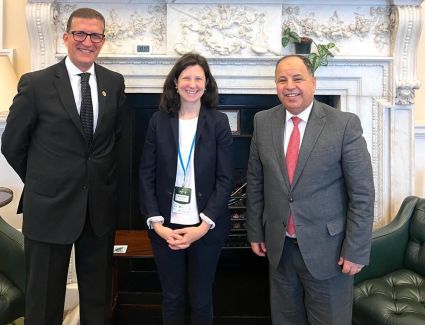 وزير المالية خلال لقائه بوزيرة الدولة البريطانية لشئون الخزانة: 8,7 مليار جنيه استرلينى رصيد الاستثمار الأجنبي المباشر من المملكة المتحدة فى مصر 