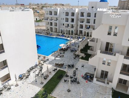 تسليم المرحلة الاولى وقرب نفاذ وحدات المرحلتين الثانية والثالثة ب" سانتوريني" الساحل الشمالي الكيلو 82