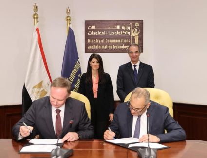 وزيرا الاتصالات والتعاون الدولى يشهدان توقيع اتفاقية منحة المانية لدعم الحكومة الالكترونية والابتكار