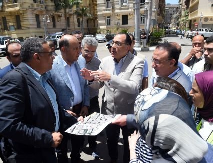 رئيس الوزراء يتفقد مشروع تطوير المتحف اليوناني الروماني 