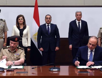 رئيس الوزراء يشهد التوقيع على عقد إنشاء 6 مخازن استراتيجية لتخزين الأدوية والمستلزمات الطبية