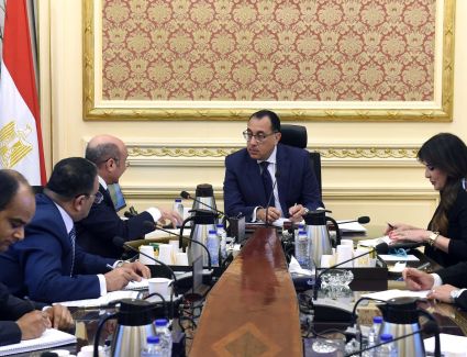 رئيس الوزراء يتابع مع وزير العدل تنفيذ قرارات "الأعلى للاستثمار"