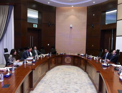 مسئولو مجلس الوزراء يلتقون وفد وزارة الخزانة الأمريكية