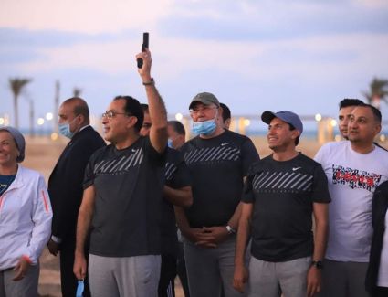 رئيس الوزراء يعطي إشارة البدء لانطلاق الفعالية الرياضية الأولى بمدينة العلمين الجديدة