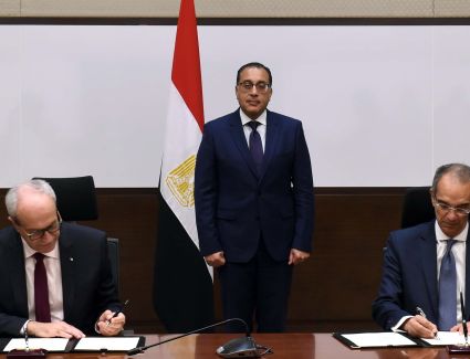 رئيس الوزراء يشهد توقيع مذكرة تفاهم للتعاون بين مصر والجزائر في مجال الاتصالات وتكنولوجيا المعلومات والبريد