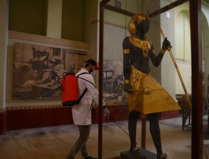 وزارة السياحة والآثار تشن حملة تعقيم وتطهير المتاحف الآثرية بالجمهورية