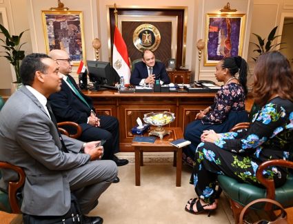 وزير التجارة والصناعة يلتقي وفد منظمة الأمم المتحدة للتنمية الصناعية "اليونيدو"