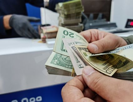 سعر الدولار مقابل الجنيه اليوم الأحد 9-7-2023