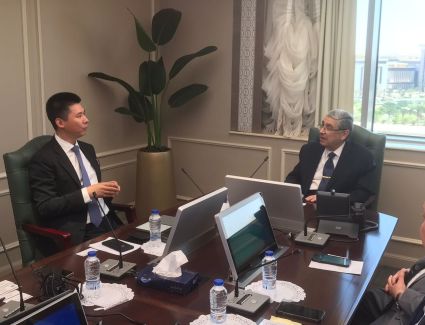 وزير الكهرباء يستقبل رئيس شركة Longi الصينية 