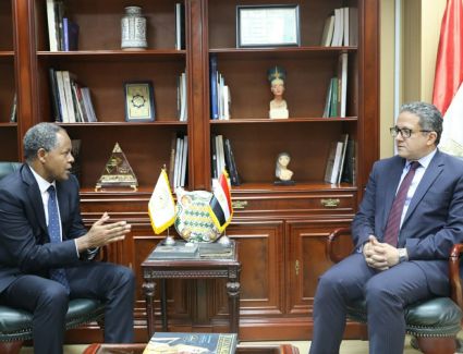 وزير السياحة و "منجستاب هايلي" يعززان سبل التعاون في قطاع الأغذية العالمي