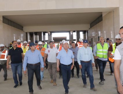 وزير النقل يتفقد مواقع العمل بالخط الأول من شبكة القطار الكهربائي السريع