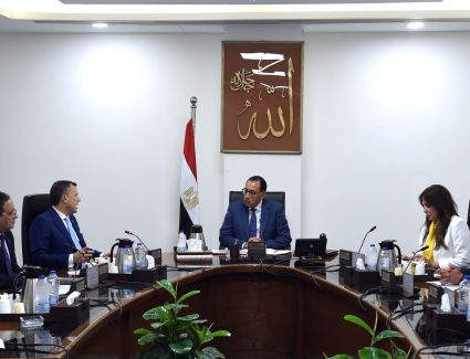 رئيس الوزراء يستعرض مع وزير السياحة حزمة الحوافز المقترحة لتشجيع الاستثمارات في القطاع الفندقي