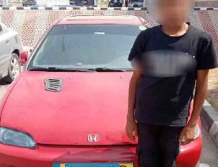 عرض حياة المواطنين للخطر.. ضبط طفل يقود سيارة بالقاهرة 		