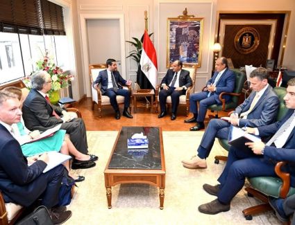 وزير التجارة والصناعة ونظيره الصربي يبحثان التعاون الاقتصادي بين البلدين