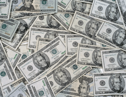 استقرار سعر الدولار في ختام تعاملات اليوم الأربعاء 