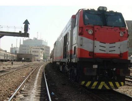 السكك الحديدية تحقق مع كمساري قطار المنصورة المتهم بإهانة  " مجند "  بسبب التذكرة