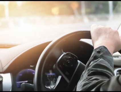 8 نصائح حاسمة للقيادة في الأجواء الحارة والحفاظ على سلامتك 