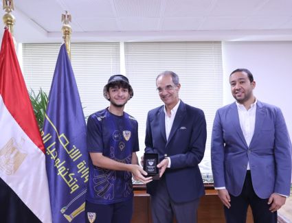 وزير الاتصالات يكرم منتخب مصر للرياضات الإلكترونية بعد فوزه بالبطولة العربية الإفريقية