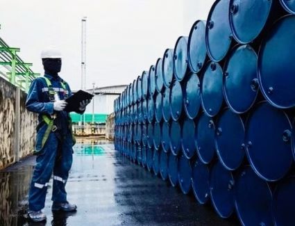 بسبب توقعات الطلب على الوقود.. تراجع «أسعار النفط» وبرنت يظل فوق 90 دولار للبرميل