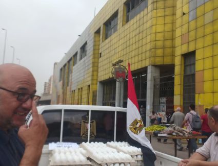 لمواجهة الغلاء.. كرتونة البيض بـ110 جنيهات بمنافذ الزراعة المتحركة بالمحافظات