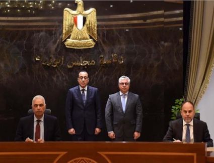 باستثمارات مليار يورو.. رئيس الوزراء يشهد توقيع عقد إنشاء «مصنع إطارات» 