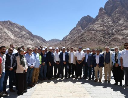 «مدبولي» يتفقد مشروع إنشاء ساحة ومبنى السلام بسانت كاترين