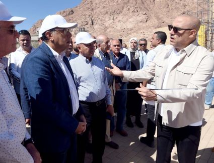 رئيس الوزراء يتفقد المنطقة السكنية الجديدة بالزيتونة في سانت كاترين.. ووزير الإسكان: مجتمع سكني لاستيعاب الحركة السياحية 