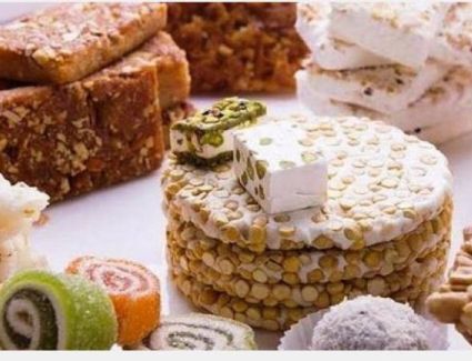 بالأسعار «أغلى وأرخص» علبة حلوى المولد بالمجمعات الاستهلاكية