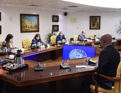 رئيس الوزراء يتابع تنفيذ تكليفات الرئيس بتوفير 250 ألف وحدة سكنية ومشروع "سكن كل المصريين"