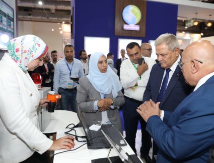 رئيس الشركة القابضة للمياه يتفقد أجنحة المعرض الدولى للمياه اكسبوتك2023