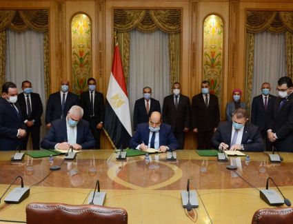 "الإنتاج الحربي" توقع بروتوكول تعاون مع شركتى "جرين تيك " و "أوك "لتحويل النفايات إلى طاقة كهربائية