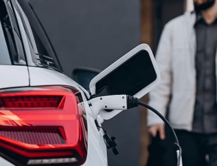 تراجع مبيعات السيارات الكهربائية بالمملكة المتحدة 