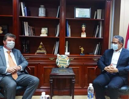 وزير السياحة والآثار يستقبل سفير دولة بلجيكا لبحث سبل التعاون المشتركة بين البلدين 