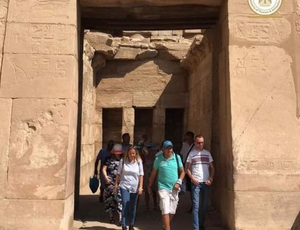 تزامنًا مع استئناف السياحة الثقافية.. توافد مجموعات سياحية من دول مختلفة الى الأقصر