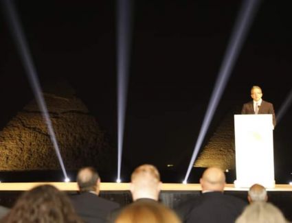 وزير السياحة والآثار يفتتح مطعم "ناين بيراميدز لاونج" ويشهد تشغيل أول حافلة كهربائية بهضبة الأهرامات