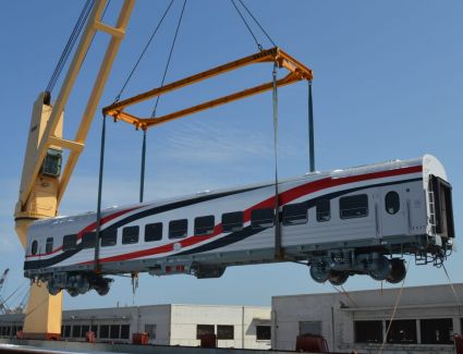 وصول دفعة جديدة من عربات ركاب السكك الحديدية الجديدة بإجمالي 18عربة 