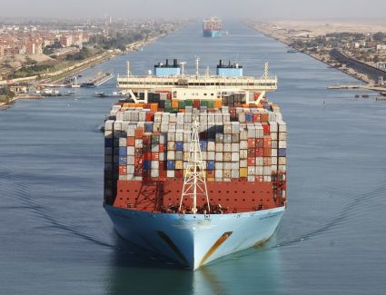 لأول مرة في تاريخ القناة.. عبور سفينة الحاويات العملاقة " MILAN MAERSK " بغاطس ١٧,٤٠ مترًا