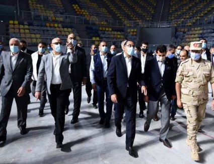 استعدادا لكأس العالم لليد.. رئيس الوزراء يتفقد التشطيبات النهائية للصالة المغطاة بمدينة ٦ أكتوبر