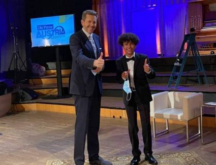 وزيرة الهجرة تتواصل مع طفل مصري بالخارج بعد فوزه بجائزة شخصية العام بالنمسا 