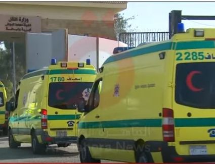 40 سيارة إسعاف تستعد أمام معبر رفح لاستقبال الجرحى والمصابين الفلسطينيين