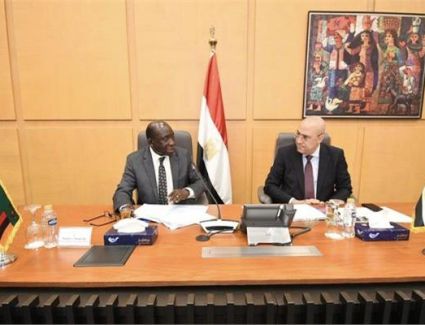 وزير الإسكان لنظيرة الزامبي: مستعدون لمشاركة خبراتنا مع أشقائنا في زامبيا