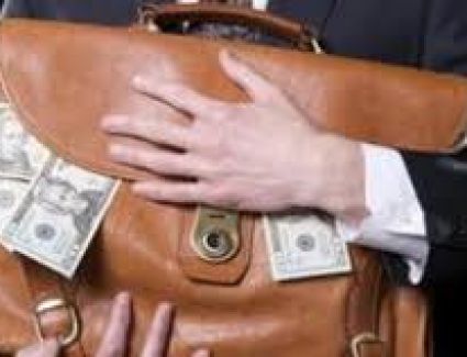 تاجر ينصب على المواطنين في 20 مليون جنيه بزعم توظيفها فى استيراد وتصدير الفاكهة