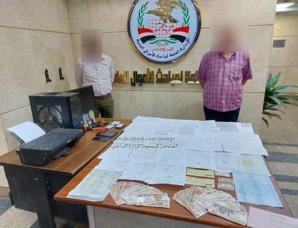 القبض على تشكيل عصابي تخصص في بيع ممتلكات المواطنين المقيمين بالخارج