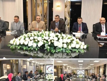 وزيرا الإنتاج الحربي والتنمية المحلية ومحافظ مطروح يبحثون سبل تعزيز التعاون المشترك