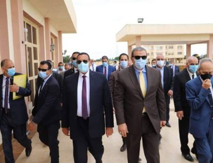 وزير القوي العاملة يتفقد مصنع النوبارية لصناعة وتكرير السكر بالبحيرة