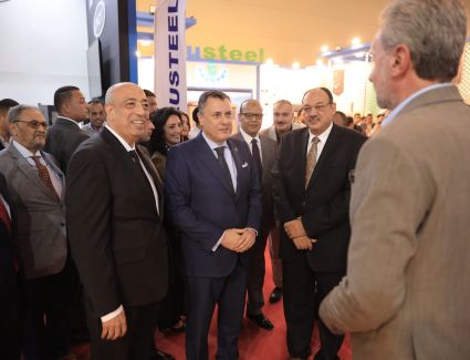 وزير السياحة والآثار يشارك في ختام فعاليات المعرض الدولي الـ 43 لتجهيزات الفنادق والمنشآت السياحية 