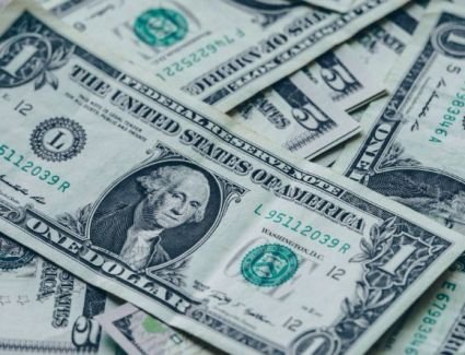 استقرار سعر الدولار في ختام تعاملات اليوم الأربعاء 