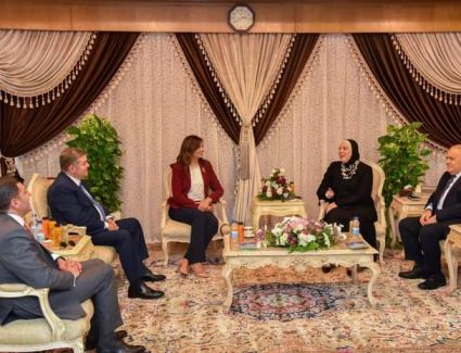 اجتماع وزراء الهجرة والصناعة وقطاع الاعمال والعربية للتصنيع  للتحضير  لمؤتمر مصر تستطيع بالصناعة