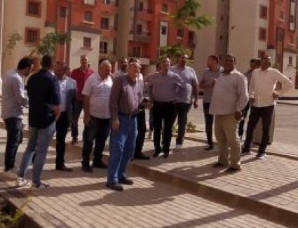 رئيس مدينة حدائق العاصمة يتفقد أعمال الطرق بمبادرة «سكن لكل المصريين» 